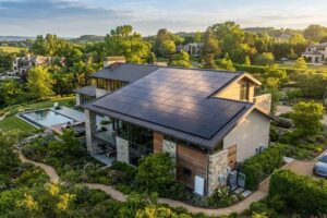 How Much Electricity Does a Solar Panel Make?