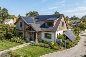 what is the life expectancy of a solar panel?