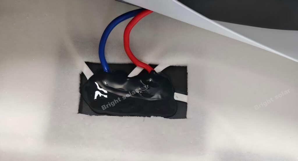 How to Reduce the Risk of Hot Spots in Solar Panels? 4 cable design